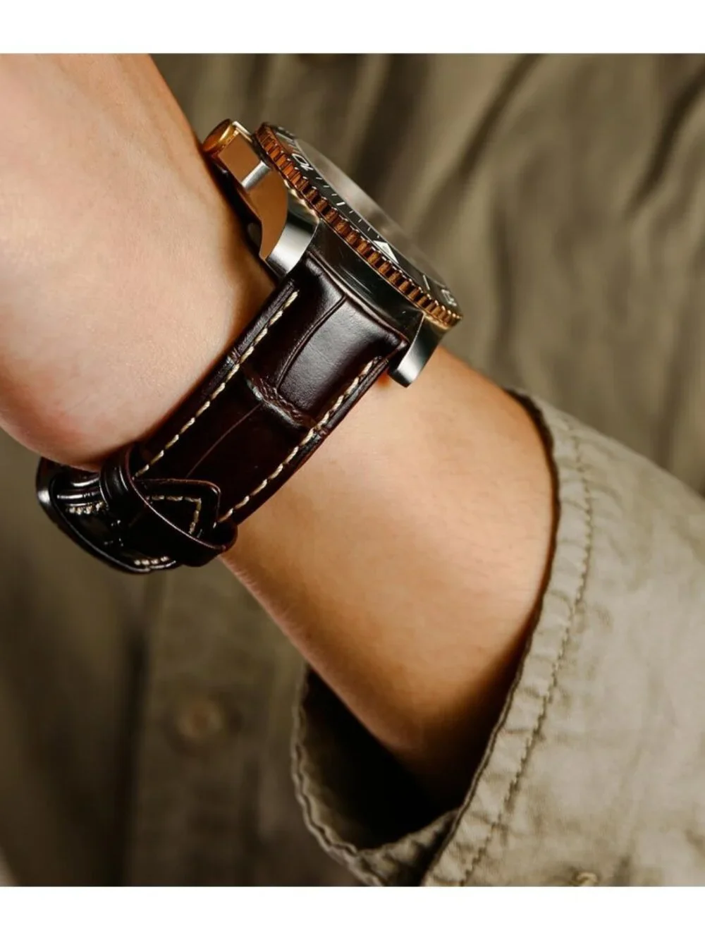 Stylish Leather Watch Band for Men, Quick-Release Alligator Grain Design